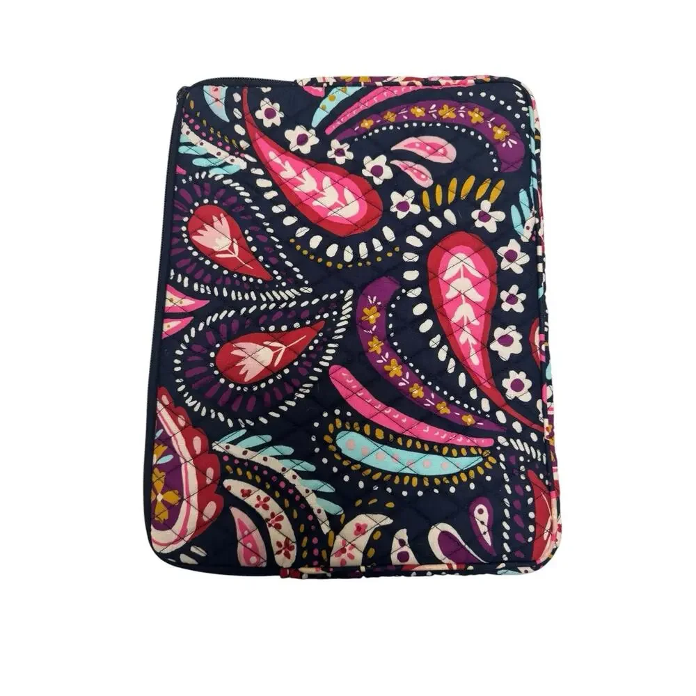 NWT Vera Bradley Painted Paisley 14 in X 10.5 in Quilted Laptop Tablet Sleeve